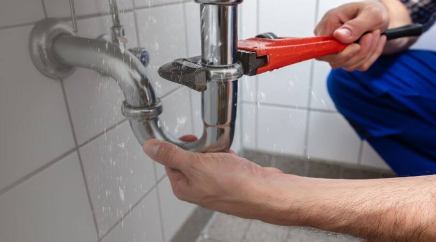 Expert burst pipe repair services in Arnold, KS
